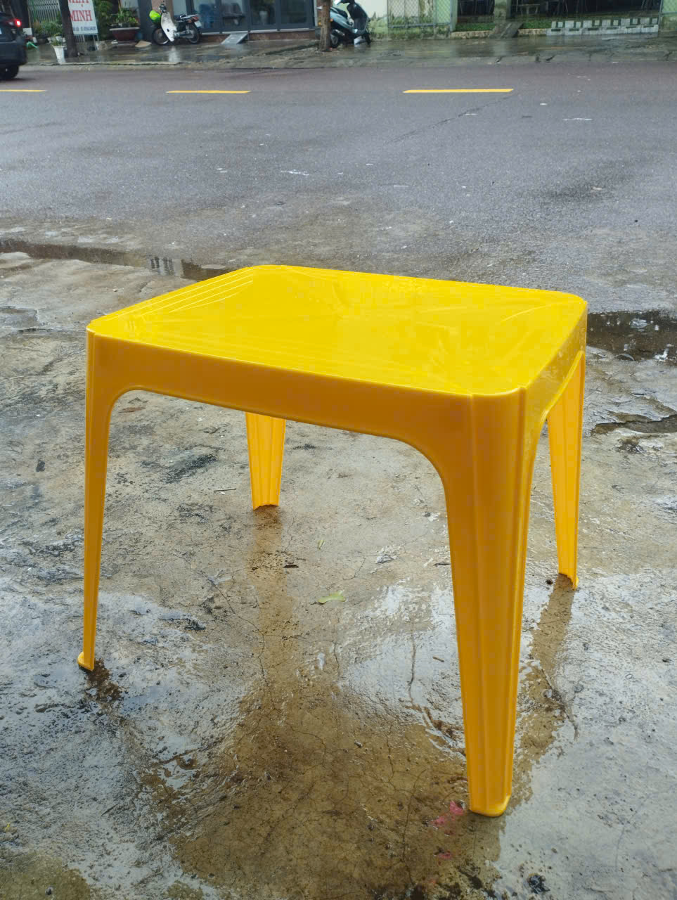 bàn nhựa nhỏ 50 x 40+